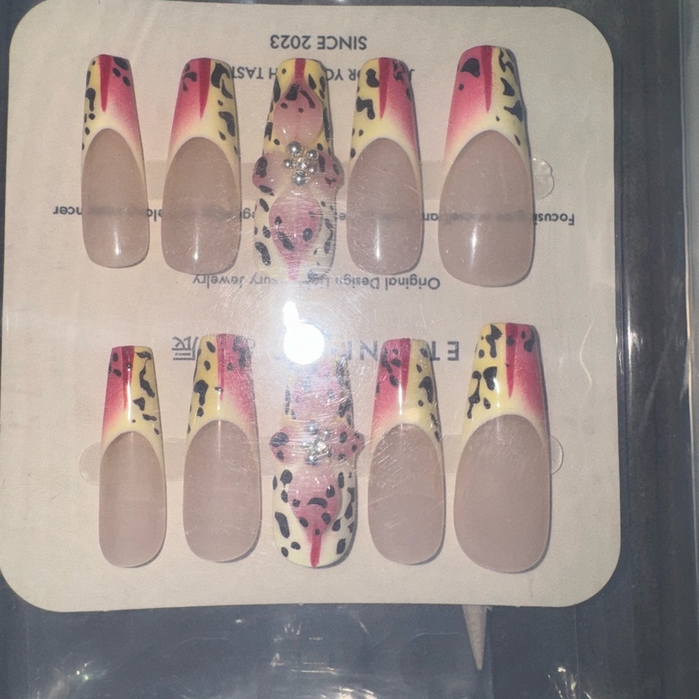 Leopard Print Press-On Nails